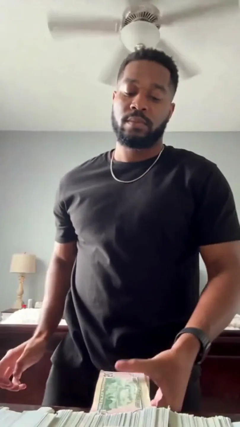 Midnight Fan Money Flex AI cash fan video example